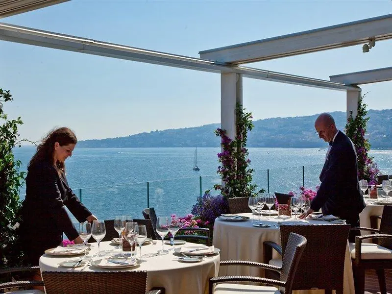 Grand Hotel Vesuvio Napoli 5*,  Italia