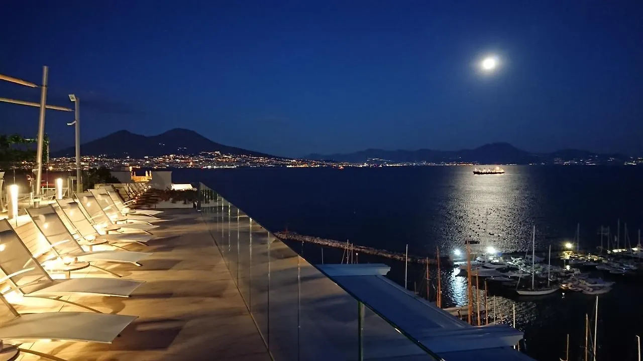 Grand Hotel Vesuvio Неаполь