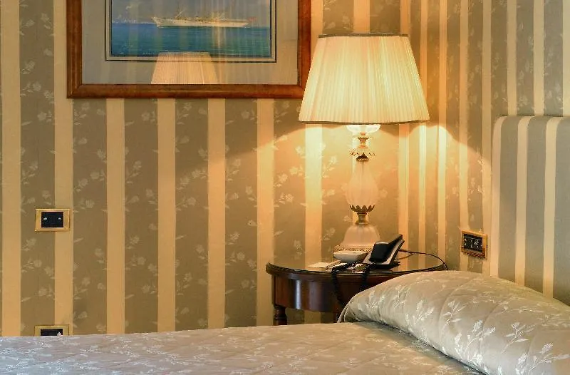 Grand Hotel Vesuvio Napoli