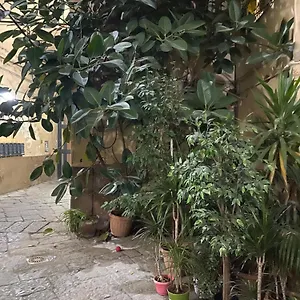 Apartament The Paradise House