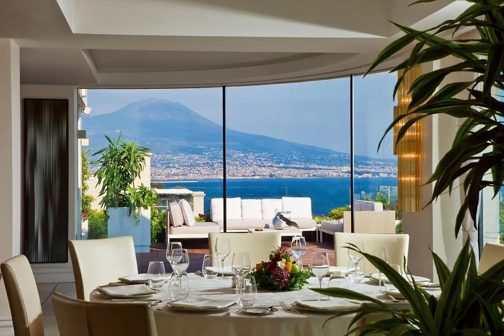 נאפולי Grand Hotel Vesuvio