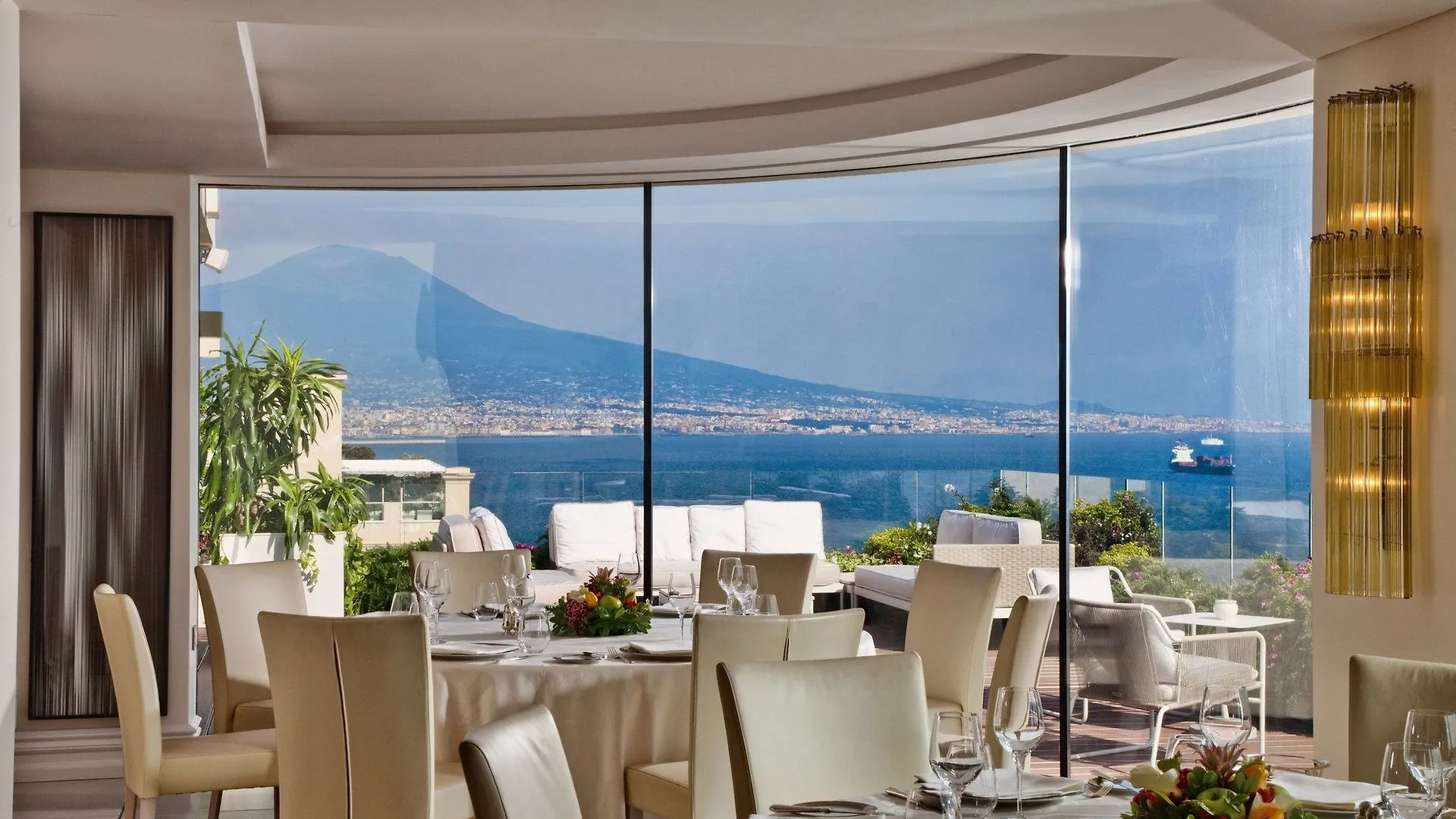 נאפולי Grand Hotel Vesuvio